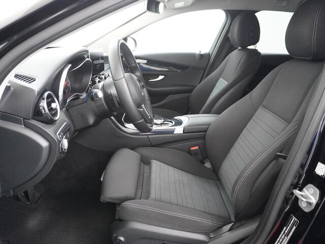 Mercedes-Benz C-KLASSE 300 Avantgarde Facelift Navigatie Camera Stoelverwarming Adaptive Cruise Stuur assistent