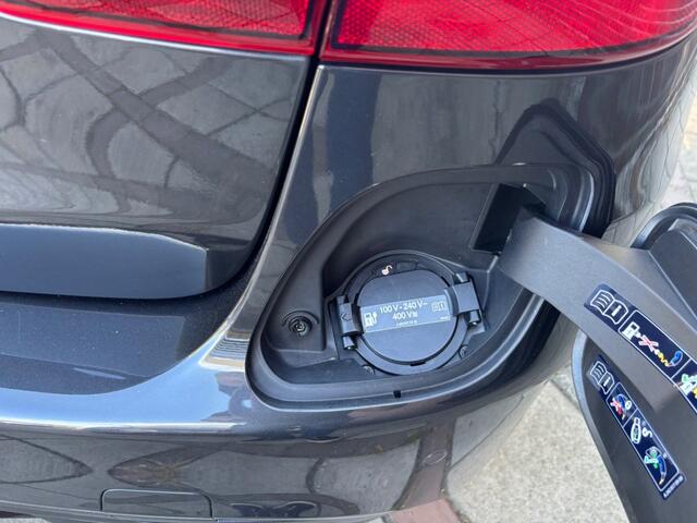 Mercedes-Benz C-KLASSE 300e Business Solution AMG Limited PANO LEDER CRUISE 1e EIG NAP