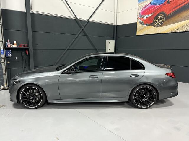 Mercedes-Benz C-KLASSE 180 AMG Line Automaat - Leder - Navigatie - Camera - Panoramadak - Full Option - Nieuwstaat - 1e Eigenaar