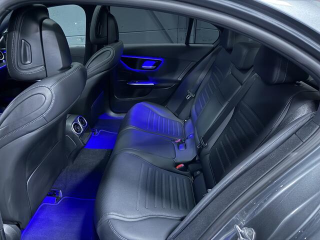 Mercedes-Benz C-KLASSE 180 AMG Line Automaat - Leder - Navigatie - Camera - Panoramadak - Full Option - Nieuwstaat - 1e Eigenaar