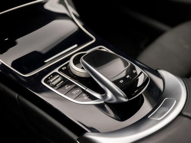 Mercedes-Benz C-KLASSE Estate 300e PHEV Sport 320Pk Automaat (APPLE CARPLAY, GROOT NAVI, CAMERA, ELEK SPORTSTOELEN, ADAPTIVE CRUISE, STOELVERWARMING, GETINT GLAS, TREKHAAK, NIEUWSTAAT)