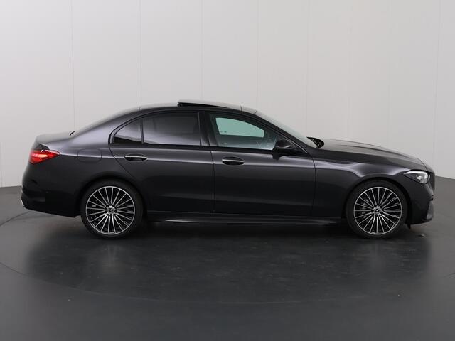Mercedes-Benz C-KLASSE 180 Star Edtion AMG-line | AMG Pakket | Panoramadak | Elektrische Stoelen met Memory | Sfeerverlichting | 360 Camera | Dodehoek Detectie |