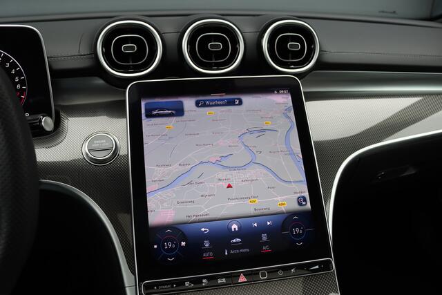 Mercedes-Benz C-KLASSE 300 e AMG Line Aut9 | Panoramadak | Memory | Surround Camera | Leder | Trekhaak | Keyless Go | Nightpakket | High Perf. LED |