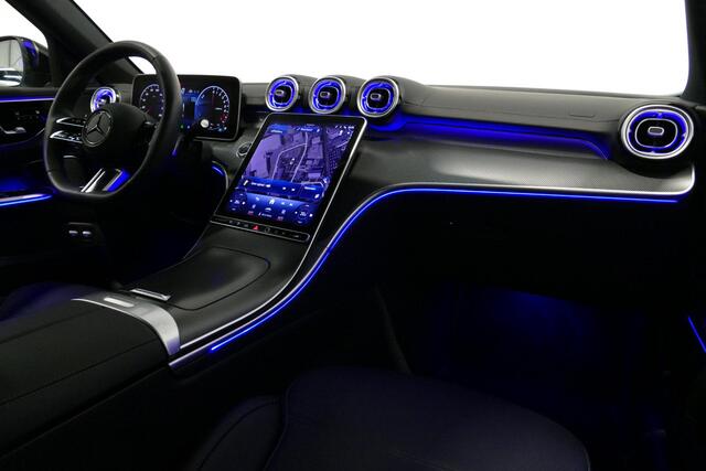 Mercedes-Benz C-KLASSE 300 e AMG Line / C63S AMG Diffuser / Panamericana Grill / Panoramadak / Massage stoelen / Stoelverwarm- & koeling / Ambienteverlichting Premium / Elektr. verstelbare voorstoelen + memory / Apple Carplay - Android Auto / Head-up Display / Stuurwiel verwarm