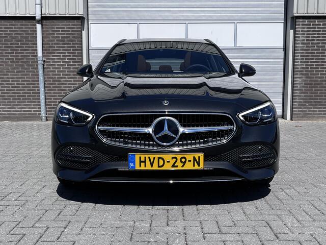 Mercedes-Benz C-KLASSE Estate 180 Star Edition Luxury | Panoramadak | Trekhaak | Burmester 3D Surround Sound | DISTRONIC afstandsassistent | Dodehoekassistent | Apple CarPlay | Android Auto | Elektrisch Verstelbare Stoelen + Memory