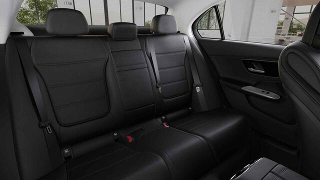 Mercedes-Benz C-KLASSE 180 Luxury Line | Panoramadak | Trekhaak | Memory stoelen | Getint glas | Sfeerverlichting |