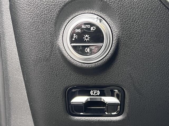 Mercedes-Benz C-KLASSE Estate 300 e Luxury Line Automaat 9 traps / Elektrische trekhaak 1.800 kg / EAER bereik 111 km / Avantgarde Interieur / Elektr. klep / Adapt. CC / Navigatie groot scherm / Winterwielenset /