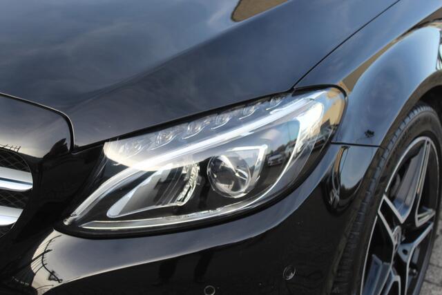 Mercedes-Benz C-KLASSE 180 Premium Plus Lederen sportstoelen/Led lampen/Parkeersensoren/Trekhaak/Spiegel en stoelverwarming/Cruise control/Navigatie/Climate control/Licht metalen velgen