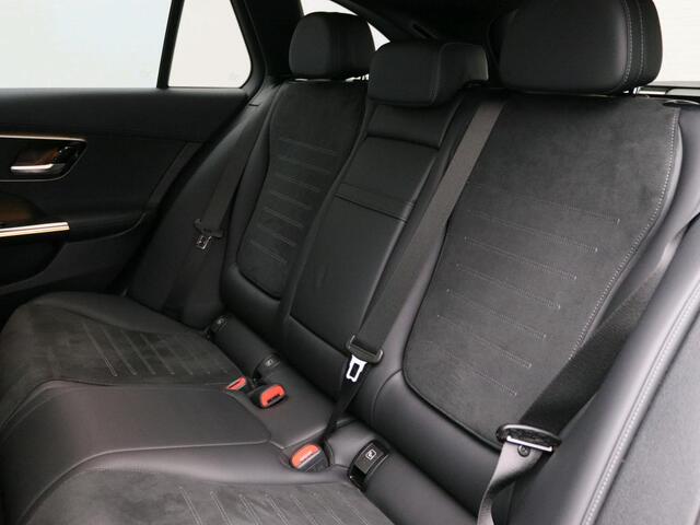 Mercedes-Benz C-KLASSE Estate 300 e AMG Plug-In Hybride AMG Line | Night Pakket | Panorama Schuif-Kanteldak | Ledkoplampen | Alarm | Achteruitrijcamera | Keyless-Go | Memory Voorstoelen. Inclusief 24 maanden MB Certified garantie voor Europa.