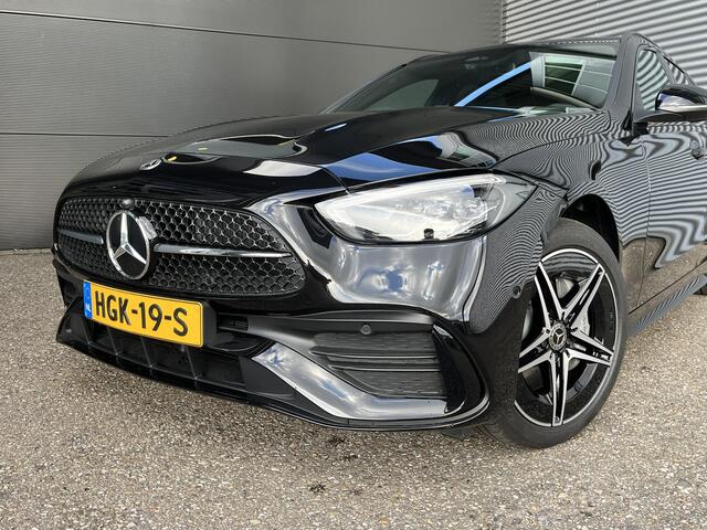 Mercedes-Benz C-KLASSE Estate 300 e Star Edition AMG | Panoramadak | Night Pakket | Apple CarPlay | Android Auto | Elektrisch Verstelbare Stoelen + Memory | Sfeerverlichting | Stoelverwarming | Achteruitrijcamera | Elektrisch Inklapbare Buitenspiegels