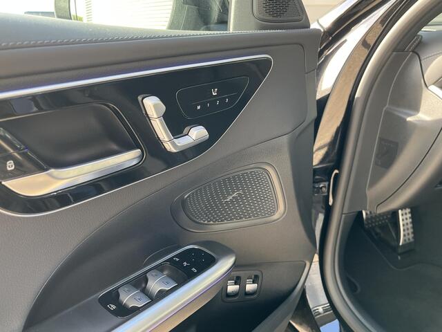 Mercedes-Benz C-KLASSE Estate 300 e Star Edition AMG | Panoramadak | Night Pakket | Apple CarPlay | Android Auto | Elektrisch Verstelbare Stoelen + Memory | Sfeerverlichting | Stoelverwarming | Achteruitrijcamera | Elektrisch Inklapbare Buitenspiegels