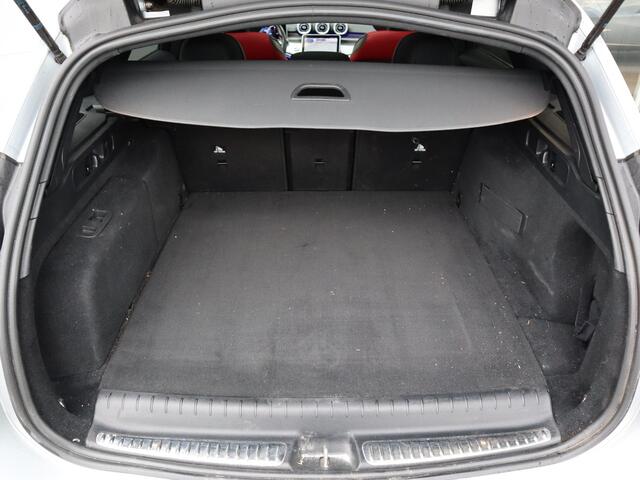 Mercedes-Benz C-KLASSE Estate 300 e AMG Line | Panoramadak | Navigatie | 360 camera | HUD | Trekhaak | Panoramadak | Memory Seats | Automaat