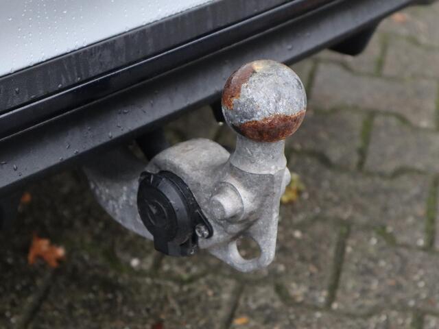 Mercedes-Benz C-KLASSE Estate 300 e AMG Line | Panoramadak | Navigatie | 360 camera | HUD | Trekhaak | Panoramadak | Memory Seats | Automaat