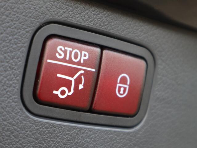 Mercedes-Benz C-KLASSE Estate 200 Luxury Line | Panoramadak | Navigatie | Camera | Dodehoekassistent | Trekhaak | Automaat