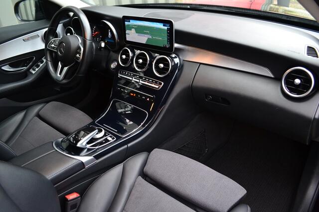Mercedes-Benz C-KLASSE C180 CGI Avantgarde LED/Navi/Camera/19''