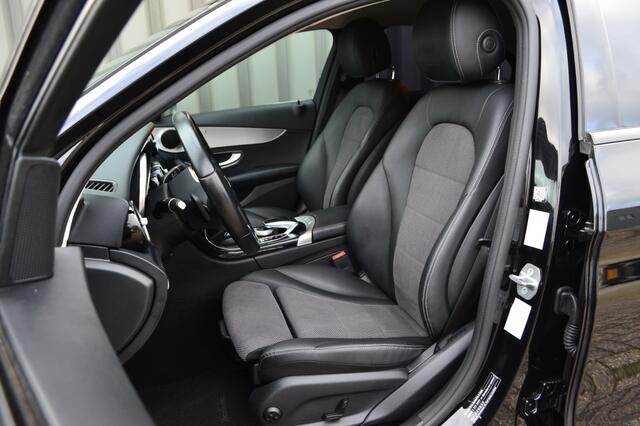 Mercedes-Benz C-KLASSE C180 CGI Avantgarde LED/Navi/Camera/19''
