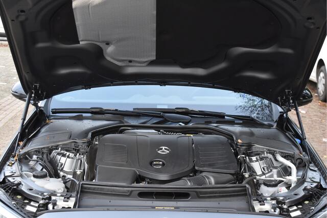 Mercedes-Benz C-KLASSE 300 Premium Night AMG Line 259 PK | Uniek | NL-Auto | 1 eigenaar | Matgrijs Magno | Burmester | Pano.dak | Memory | Keyless | Full LED