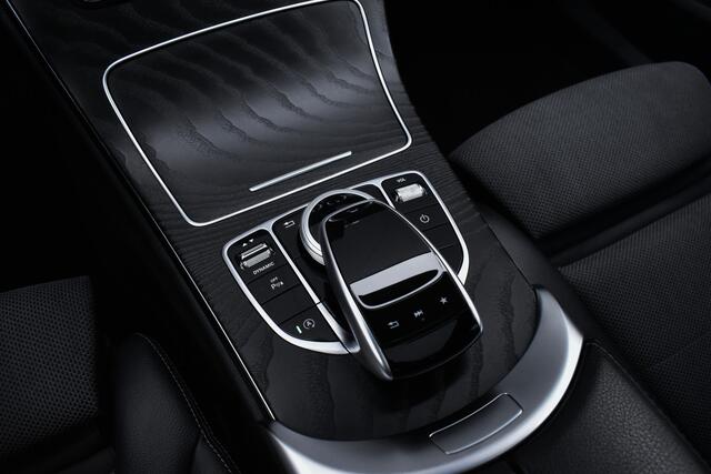 Mercedes-Benz C-KLASSE Estate 180 157pk Automaat AMG-Line Org.NL Pano/Camera/Navi/Led/H.leer/Stoelverw./Climate/Pdc/Lmv19''