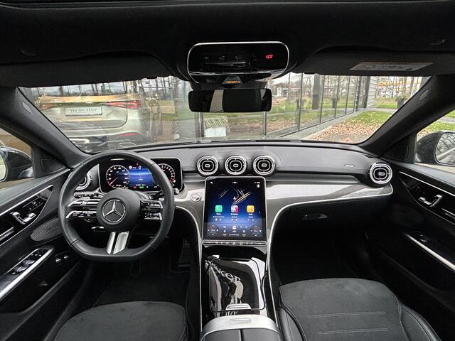 Mercedes-Benz C-KLASSE 300e AMG Estate // Trekhaak // Panoramadak // Distronic // 360 Camera // Memory // Sfeerverlichting