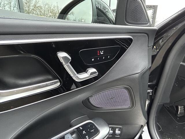 Mercedes-Benz C-KLASSE 300e AMG Estate // Trekhaak // Panoramadak // Distronic // 360 Camera // Memory // Sfeerverlichting