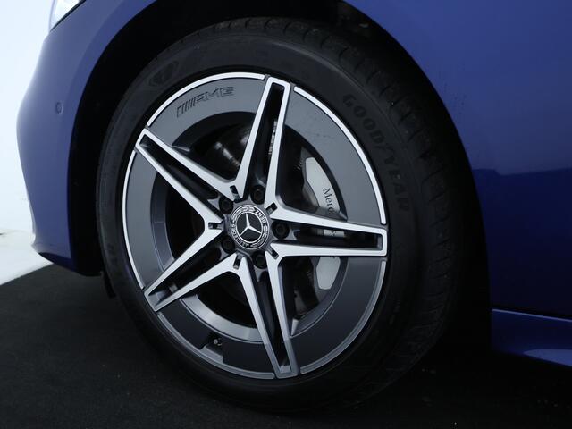Mercedes-Benz C-KLASSE Estate 300 e AMG Plug-In Hybride Edition AMG-Line | Panorama Schuif-Kanteldak | Alarm Klasse 3 |360° camera | Stuur en Stoelverwarming. Inclusief 24 maanden Mercedes-Benz Certified garantie voor Europa.