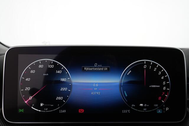 Mercedes-Benz C-KLASSE Estate 300 e Plug-In Hybride | Trekhaak | Ledkoplampen | Sfeerverlichting | Stoelverwarming |Distronic | Rijassistentiepakket Plus | Easy-Pack Achterklep. Inclusief 24 maanden MB Certified garantie voor Europa.