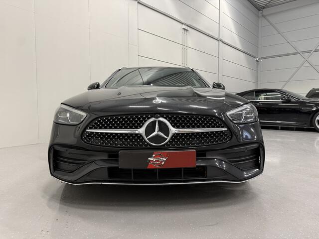 Mercedes-Benz C-KLASSE Estate 300 e AMG Line PANO/TREKHAAK/CAMERA/LEER-ALCANTARA SPORTST/LED/ACC/AMBIENT-PLUS/DODE-HOEK/OBSIDIANSCHWARZ METALLIC/VOLLEDIG MERCEDES DEALER HISTORIE