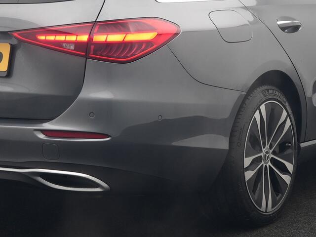 Mercedes-Benz C-KLASSE Estate 300 e Avantgarde Plug In Hybrid 313pk Dealer O.H PHEV | Panodak | Adaptive Cruise | 360 Camera | Digital Light | Lederen Sportstoelen Verwarmd | Keyless | Navigatie | Virtual | DAB+ | 18" L.M |