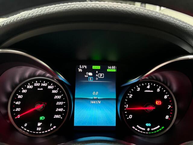 Mercedes-Benz C-KLASSE Estate 300 e | AMG | Night | Panoramadak | Apple Carplay | 20 inch | Dealeronderhouden |