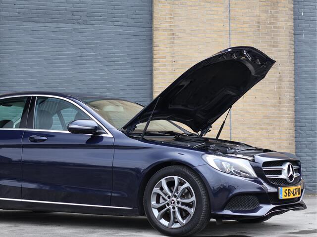Mercedes-Benz C-KLASSE 180 Premium Plus Automaat | Org. NL | Navi | Camera | Stoelverwarming |