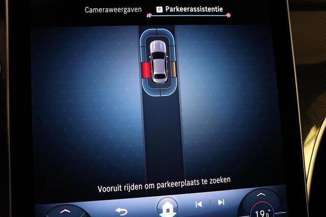 Mercedes-Benz C-KLASSE 300 e AMG Line | PANORAMADAK | VOORKLIMATISERING | CAMERA