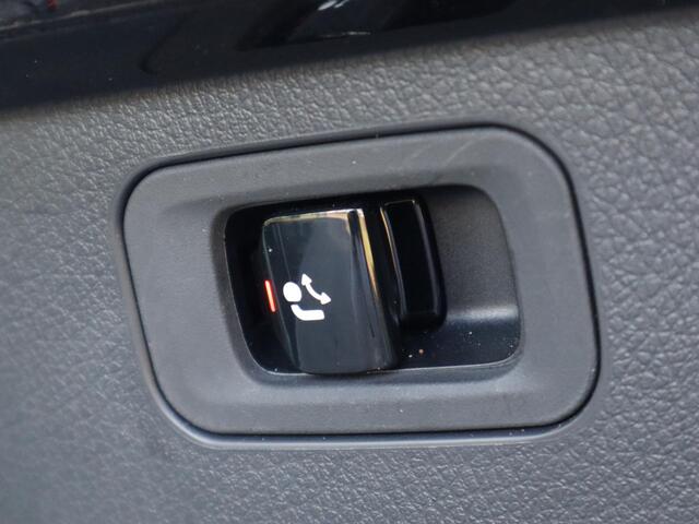 Mercedes-Benz C-KLASSE Estate 300 e AMG Line