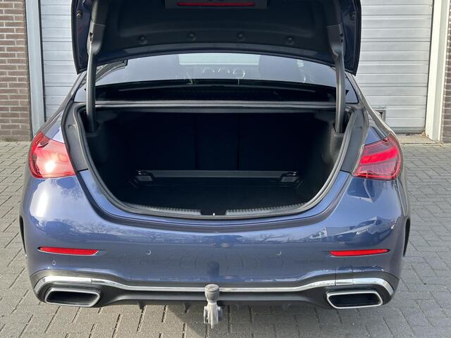 Mercedes-Benz C-KLASSE 180 AMG Line | Trekhaak | Panoramadak |