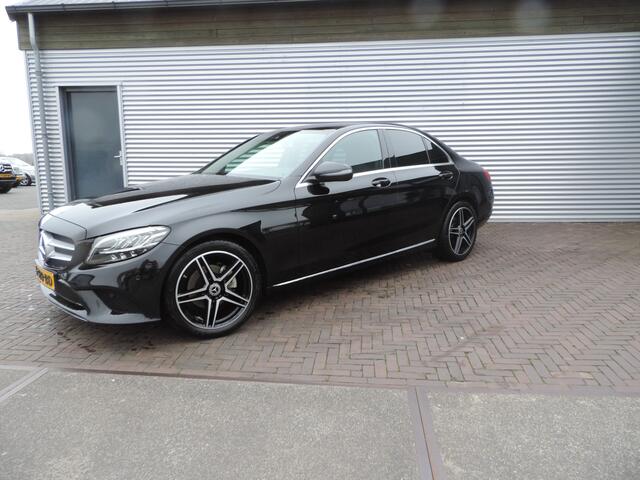 Mercedes-Benz C-KLASSE 180 Business Solution Plus Upgrade Edition