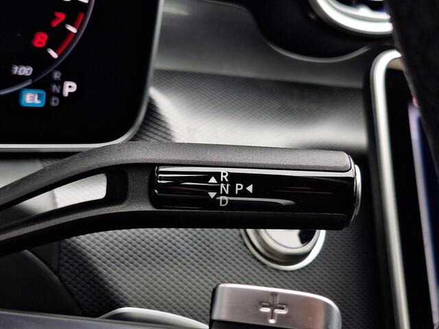 Mercedes-Benz C-KLASSE 300 e AMG Line | Night Pakket | Panoramadak | Memory pakket | Achteruitrijcamera | Sfeerverlichting | Dodehoekassistentie | Stoelverwarming | LED Koplampen