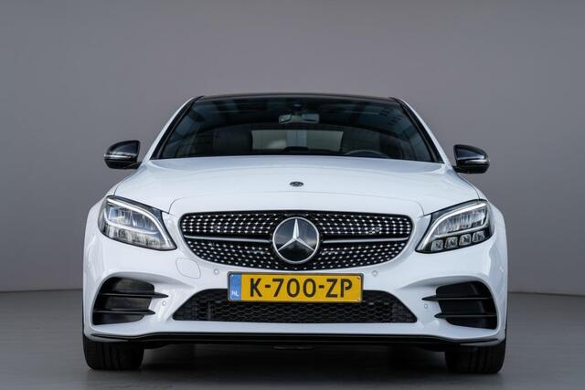 Mercedes-Benz C-KLASSE 180 AMG Night-pakket I Pano-dak I NL-auto I Dealer-ond. I Carplay I Leder I Trekhaak