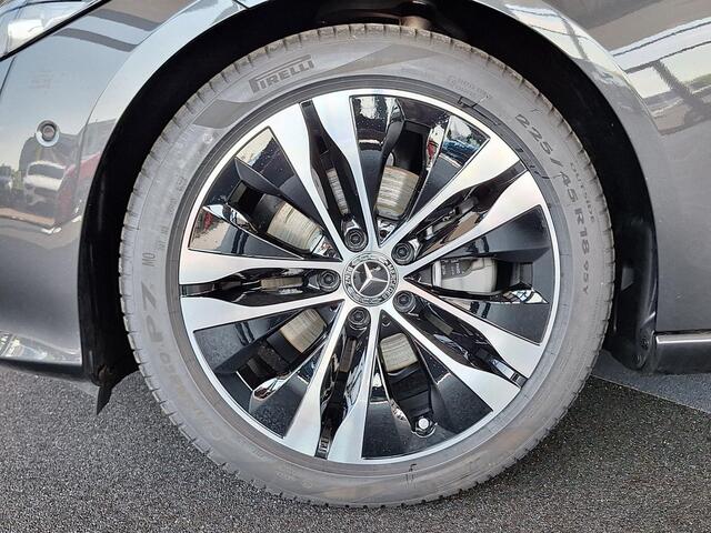 Mercedes-Benz C-KLASSE Estate 180 | Panoramadak | Bruin leder | Privacy Glas Achter | Sierdelen Lindehout Antraciet | Apple CarPlay | Android Auto | Elektrisch Verstelbare Voorstoelen + Memory