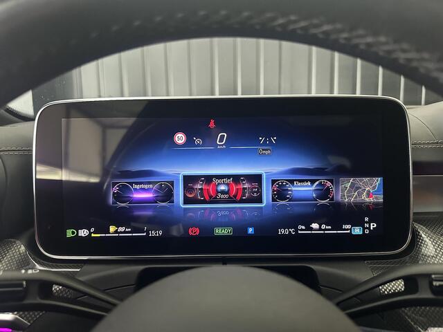 Mercedes-Benz C-KLASSE 300 e AMG Line | AMG-styling | Panorama-dak | Sfeerverlichting | 360 Camera | Carplay | Cruise Control Adaptief |
