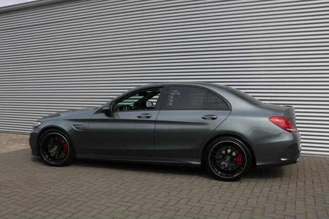Mercedes-Benz C-KLASSE AMG 63 S AMG NightPakket 510PK (PerformanceSportleder HeadUp Burmester Carplay Camera CarbonPakket Full-Led PrivacyGlass)