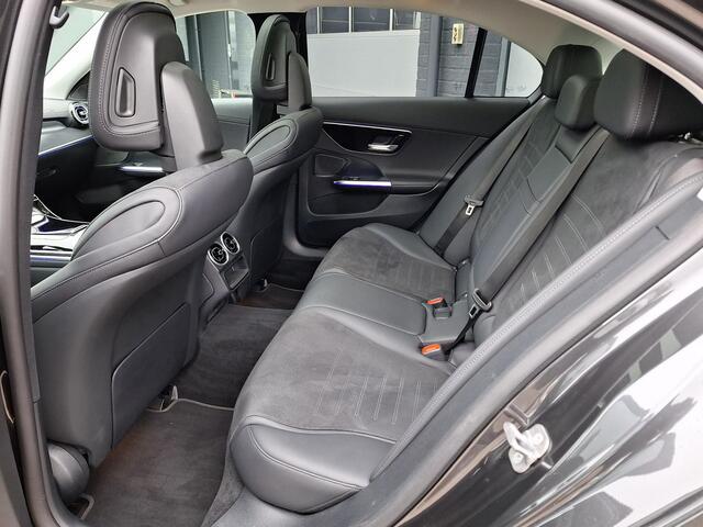 Mercedes-Benz C-KLASSE 300 e AMG Line | Night Pakket | Panoramadak | Memory pakket | Achteruitrijcamera | Sfeerverlichting | Dodehoekassistentie | Stoelverwarming | LED Koplampen