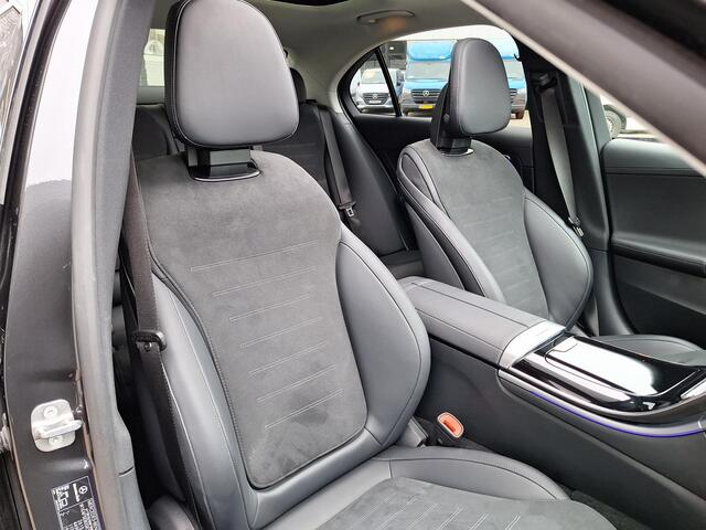 Mercedes-Benz C-KLASSE 300 e AMG Line | Night Pakket | Panoramadak | Memory pakket | Achteruitrijcamera | Sfeerverlichting | Dodehoekassistentie | Stoelverwarming | LED Koplampen