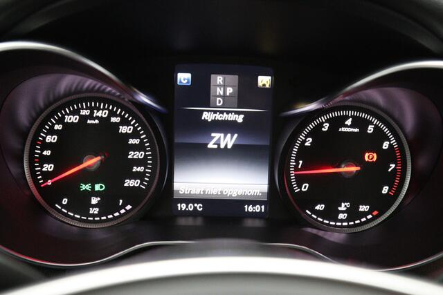 Mercedes-Benz C-KLASSE 180 AMG-Line Sport Edition, Schuif-Kanteldak, Trekhaak, 360 Camera