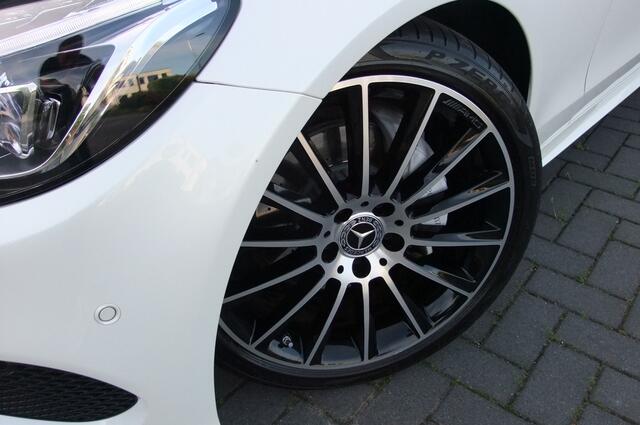 Mercedes-Benz C-KLASSE Estate 180 AMG Sport Edition / Parelmoerwit Diamantweiss/ 19 inch/ Panorama/ 360 camera/ Dodehoekassist/ Grootlicht assist/ Multibeam/ 9G automaat/ Sfeerverlichting/ Winterset
