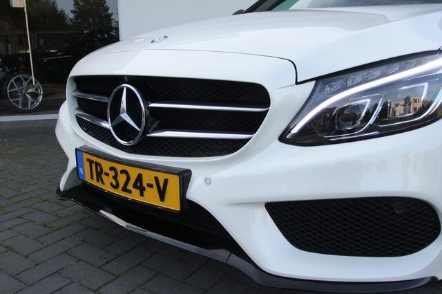 Mercedes-Benz C-KLASSE Estate 180 AMG Sport Edition / Parelmoerwit Diamantweiss/ 19 inch/ Panorama/ 360 camera/ Dodehoekassist/ Grootlicht assist/ Multibeam/ 9G automaat/ Sfeerverlichting/ Winterset