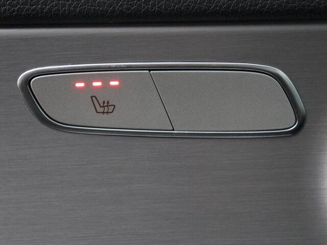 Mercedes-Benz C-KLASSE 160 AMG | Stoelverwarming | Leder/Alcantara | Camera | Park Assist | Full LED | Elektrische stoelen | Navigatie | Climate control | Cruise control | Bluetooth