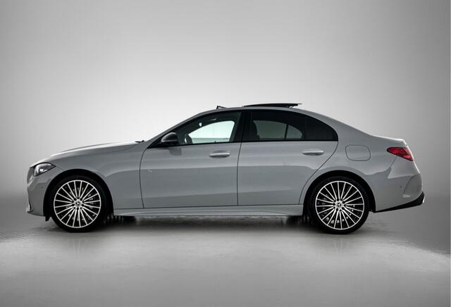 Mercedes-Benz C-KLASSE 300 e Business Solution AMG | Nightpakket | Comfortpakket Plus | Middenconsole metaalstructuur | Trekhaak | Panoramaschuifdak | 360° camera | Smartphone-integratie | Sfeerverlichting | Sierdelen metaalstructuur |