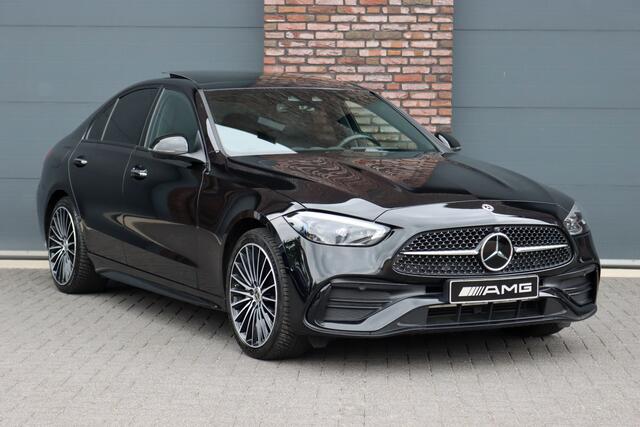 Mercedes-Benz C-KLASSE 300 e 4MATIC AMG Line | Distronic+ | Massage | Burmester | Panoramadak | Memory | Digital Light | HUD | Surround Camera | Augmented Reality | Verwarmd Stuurwiel |