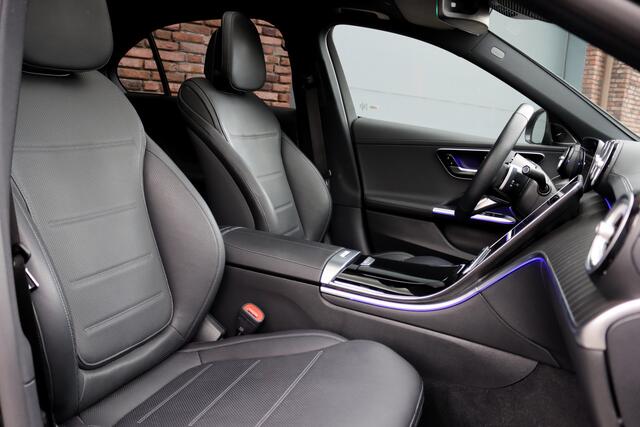 Mercedes-Benz C-KLASSE 300 e 4MATIC AMG Line | Distronic+ | Massage | Burmester | Panoramadak | Memory | Digital Light | HUD | Surround Camera | Augmented Reality | Verwarmd Stuurwiel |