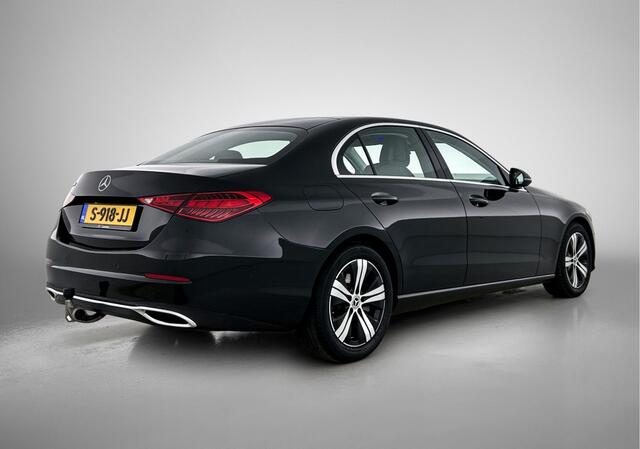 Mercedes-Benz C-KLASSE 180 Luxury Line | Achteruitrijcamera | Trekhaak | Dodehoekassistent | Sfeerverlichting | Inclusief 24 maanden MB Certified garantie voor Europa.