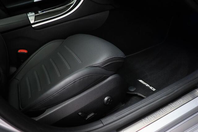 Mercedes-Benz C-KLASSE 200 Launch Edition AMG Line | PANORAMADAK | STOELVERWARMING | DAB | CAMERA | TREKHAAK | 19"